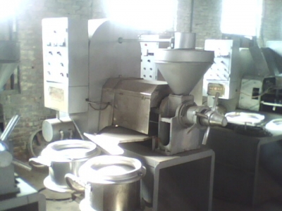 供應榨油機，全自動榨油機，多功能榨油機，全自動螺旋榨油機產品圖片