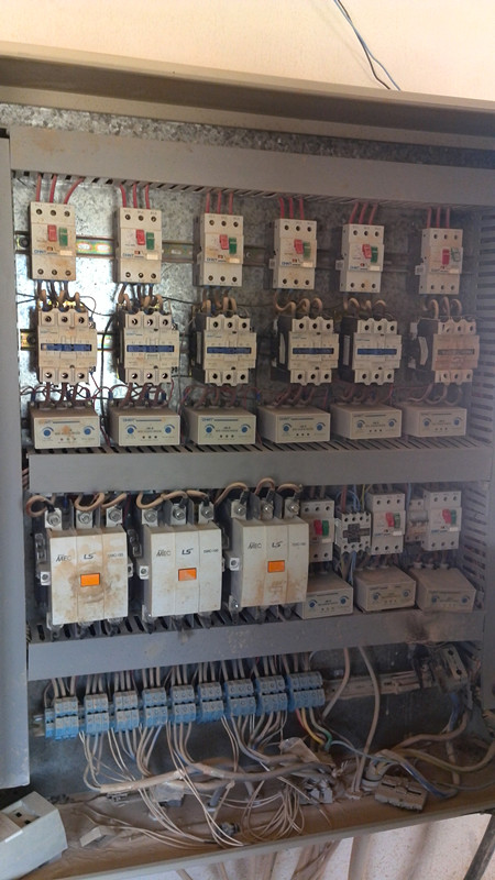 采購(gòu)顎式破碎機(jī)易損件一批產(chǎn)品圖片