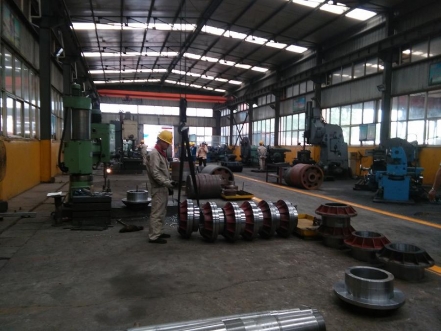 中譽鼎力精品砂石骨料推介會（記者隨嘉賓一起來到鼎力破碎篩分裝備生產(chǎn)廠區(qū)參觀）