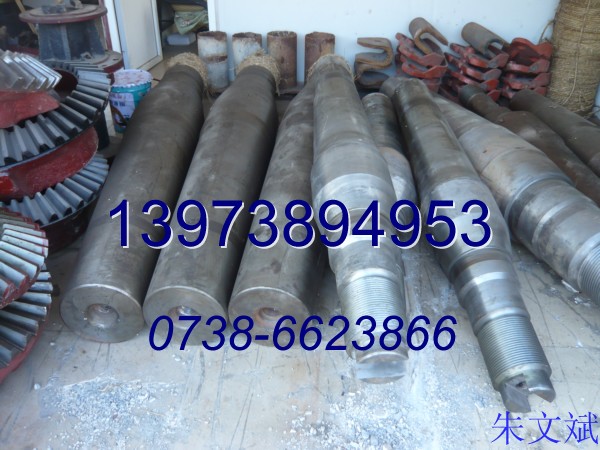 制砂機(jī)耐磨配件系列:耐磨環(huán)、鋼球等耐磨件備件等