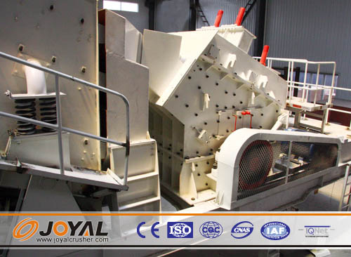 移動(dòng)反擊式破碎站產(chǎn)品圖片