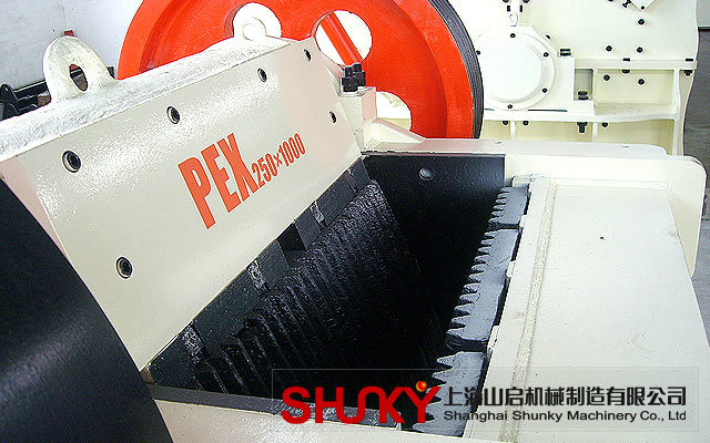 山啟機(jī)械較新型jce系列顎式破碎機(jī)高效更耐用產(chǎn)品圖片