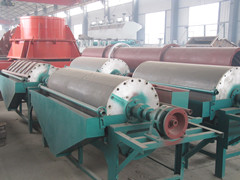 十堰選鐵磁選設(shè)備，順流式磁選機，半逆流磁選機產(chǎn)品圖片