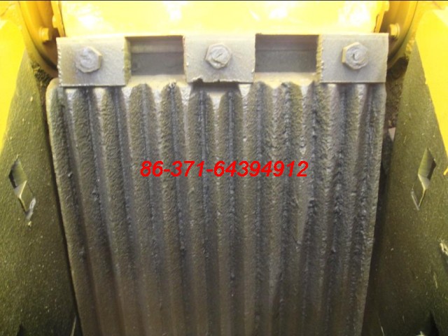 精神飽滿的腭式破碎機(jī)產(chǎn)品圖片