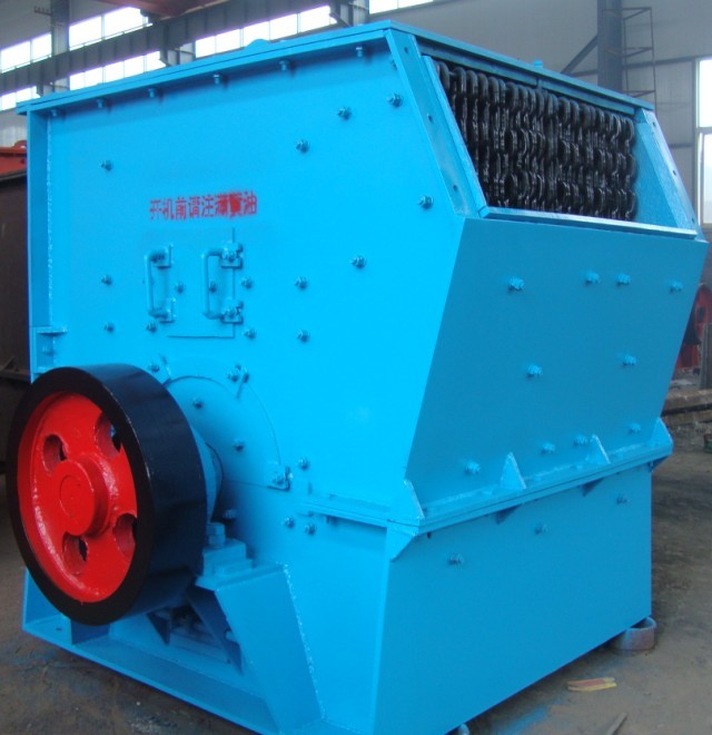 大型錘式破碎機產(chǎn)品圖片