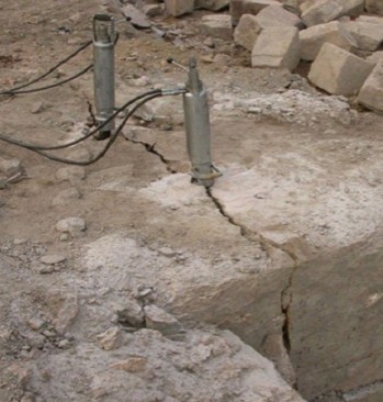 水晶礦無炸藥開采設(shè)備，液壓靜爆機(jī) 