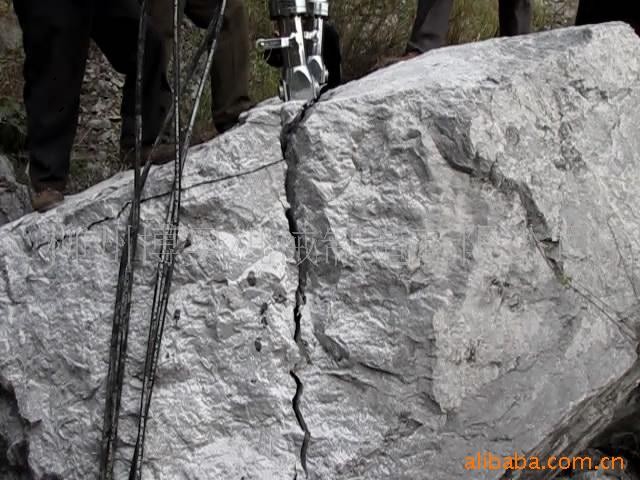 邊沿石拆除巖石破裂機