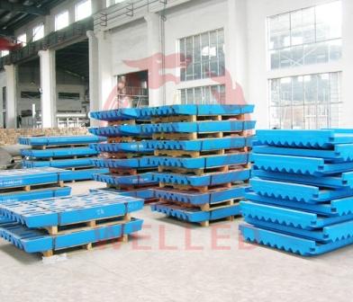 破碎機(jī)鄂板庫(kù)存（錳鋼）產(chǎn)品圖片