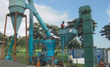 供應高壓懸輥雷蒙磨粉機產(chǎn)品圖片