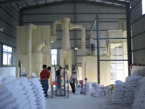 山東325目-2500超細(xì)微粉磨機(jī)產(chǎn)品圖片