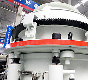 河南少重多缸液壓圓錐破碎機(jī)，結(jié)構(gòu)簡(jiǎn)單操作方便