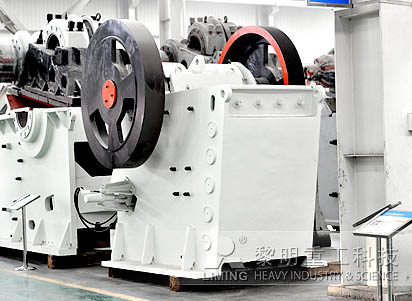  投資一個(gè)采石場(chǎng)大概多少錢(qián)，石子加工用什么設(shè)