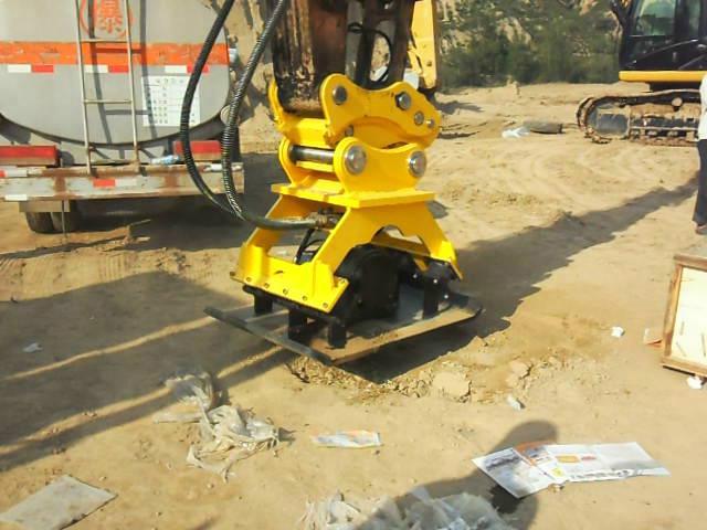 液壓夯實器、液壓夯實機、液壓震動夯、液壓平整夯產(chǎn)品圖片