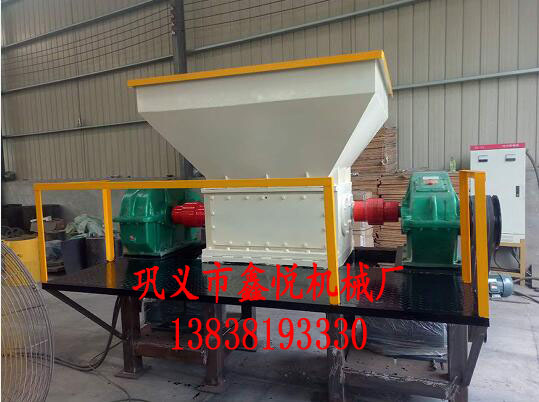 木材撕碎機(jī)大型木材撕碎機(jī)安全環(huán)保產(chǎn)品圖片