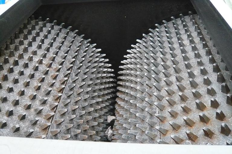 破碎機(jī)圖片大全 破碎機(jī)種類 破碎機(jī)型產(chǎn)品圖片