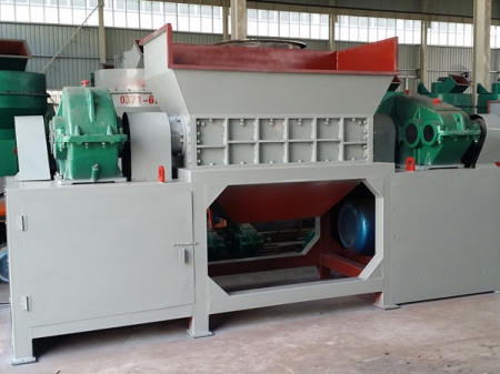 撕碎機(jī)設(shè)備刀片材質(zhì)種類和保養(yǎng)