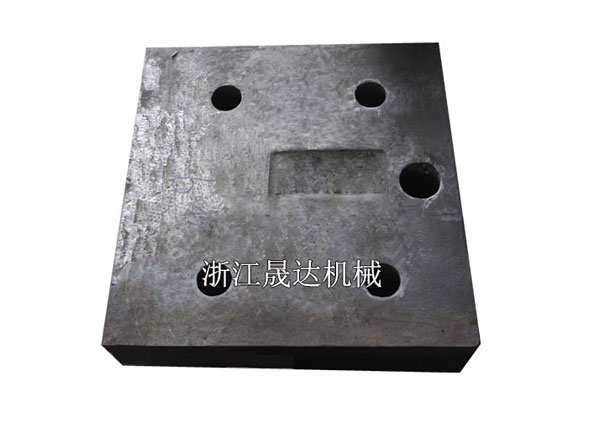 礦山設(shè)備機械配件破碎機高錳鋼襯板