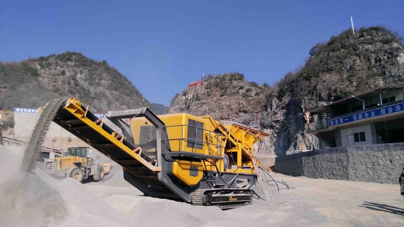 履帶式移動(dòng)制砂機(jī)產(chǎn)品圖片