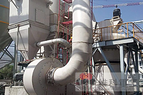 1.磨膨潤土粉的機器/膨潤土磨粉機產(chǎn)品圖片