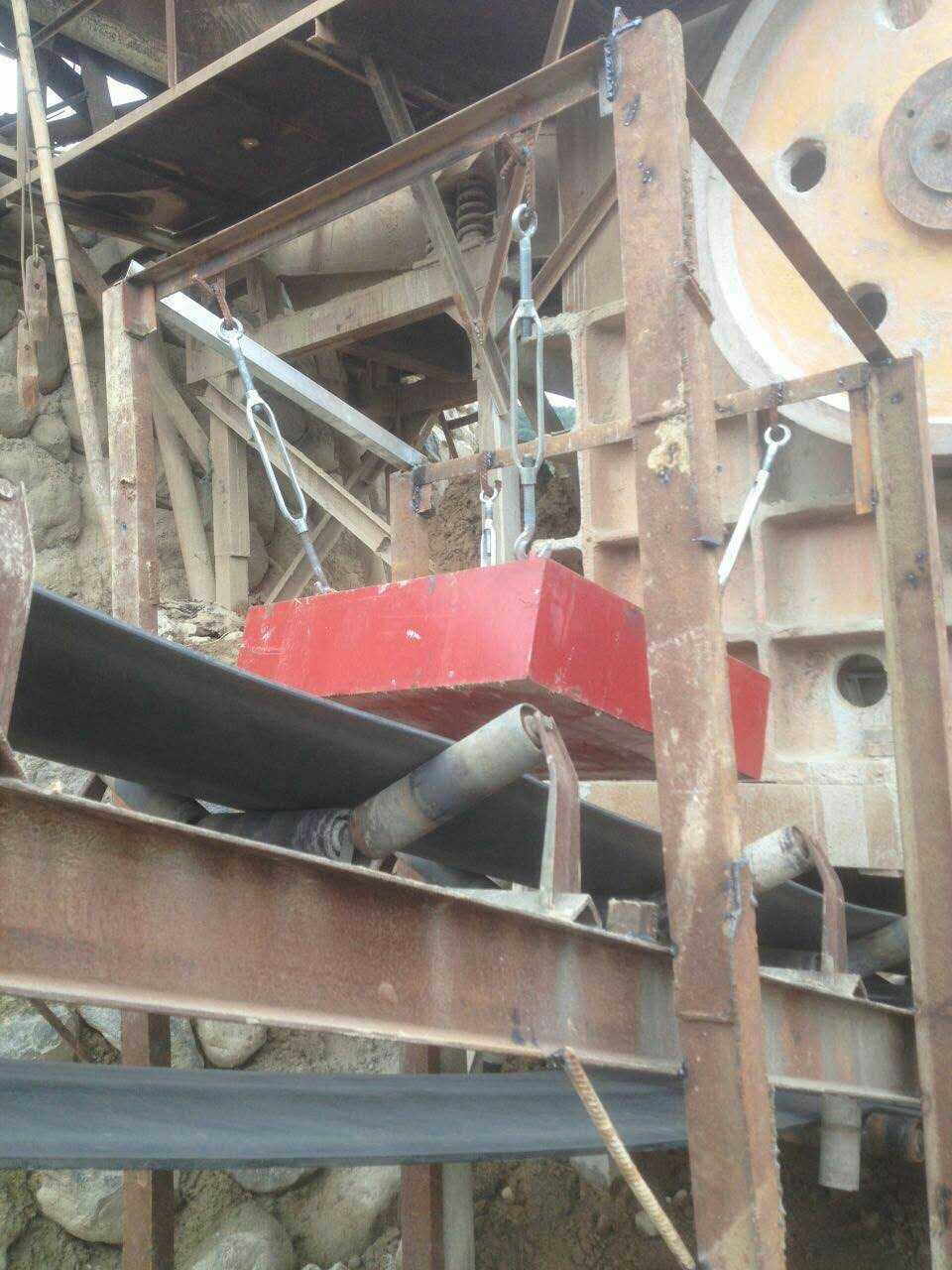 RCYB-6	 懸掛式永磁除鐵器