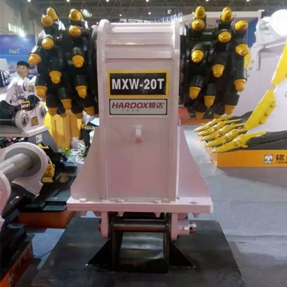 現(xiàn)代225挖機銑挖機 瀝青混泥土銑刨