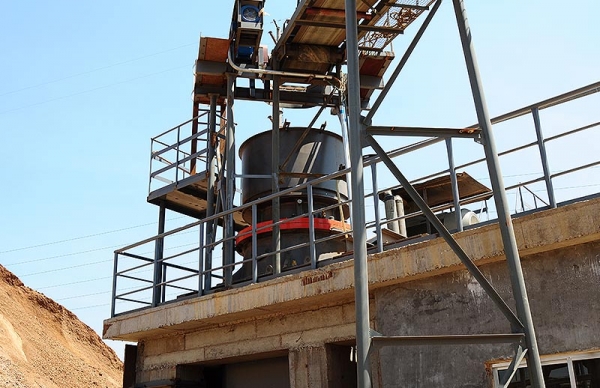 鵝卵石碎石生產(chǎn)線設(shè)備 新型圓錐破碎機(jī)圖片