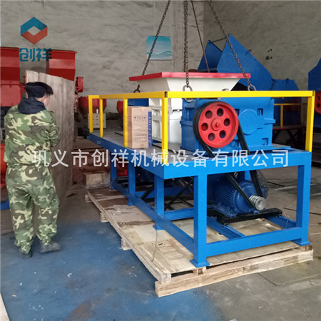 改善環(huán)境塑料撕碎機追求綠色時尚cr547n