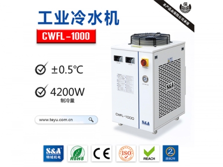 高精密OLED屏激光切割設(shè)備用戶慕名購特域冷水機產(chǎn)品圖片