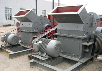 移動式鋁礦石錘式破碎站、高效重錘破碎機設(shè)備孜孜