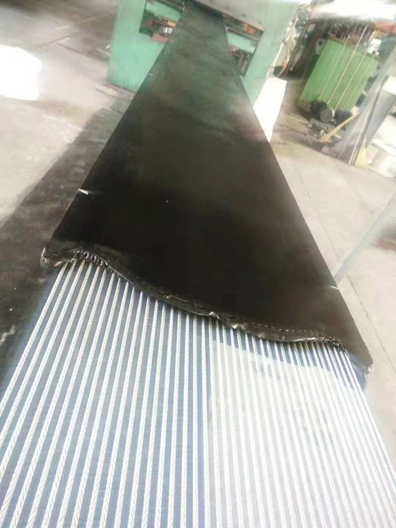 水泥廠輸送帶定制加工產(chǎn)品圖片