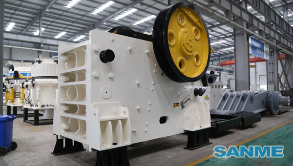 JC顎式破碎機產(chǎn)品圖片