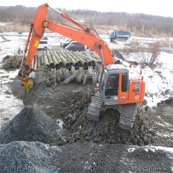 斗式破碎機(jī)武衛(wèi)達(dá)成熟技術(shù)馬達(dá)強(qiáng)勁產(chǎn)品圖片