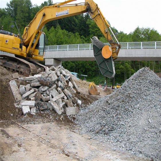 挖掘機(jī)粉碎鏟斗投資價(jià)值超高回報(bào)率產(chǎn)品圖片