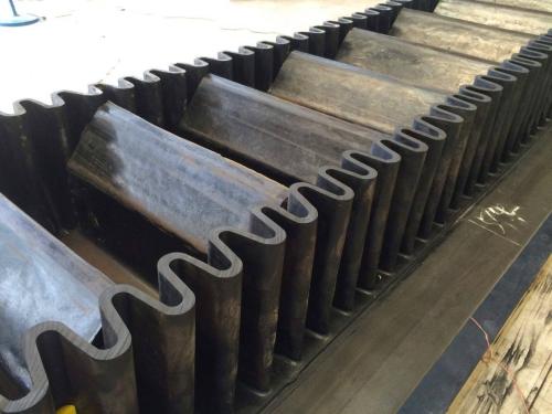 水泥廠擋邊輸送帶