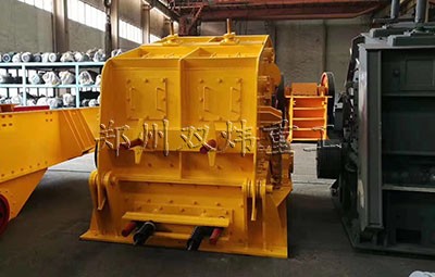 大型反擊破碎機(jī)