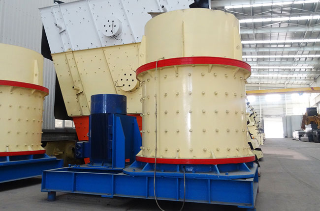 立式復(fù)合式破碎機(jī)產(chǎn)品圖片