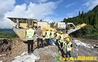 履帶移動(dòng)錘式破碎設(shè)備