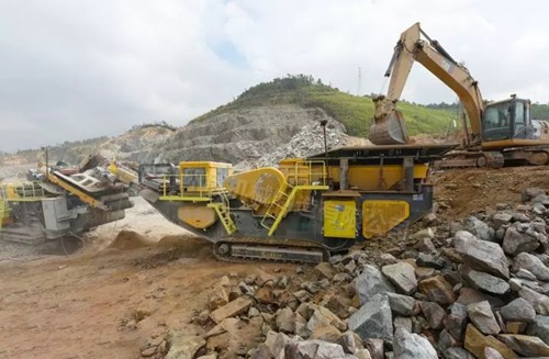 環(huán)保型移動(dòng)式破碎站粉碎石料的神器產(chǎn)品圖片