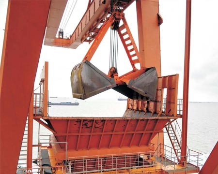 港口碼頭卸船機(jī)干霧抑塵