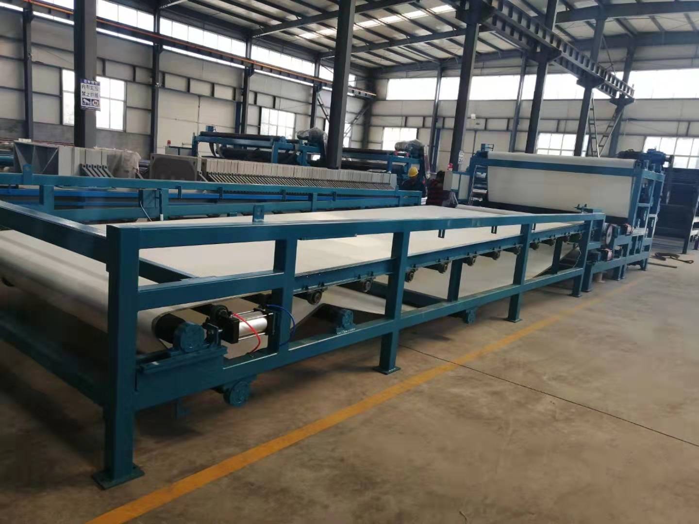 大型壓濾機產(chǎn)品圖片