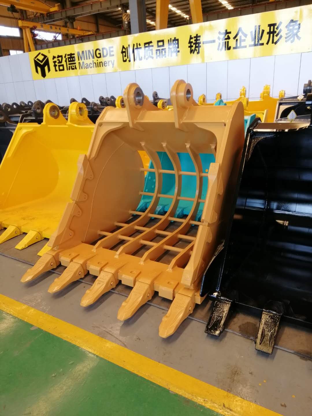 巴西必和必拓開采鐵礦石適配篩分斗