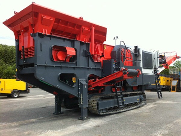 原來(lái)履帶式破碎機(jī)在使用前需要做這些產(chǎn)品圖片