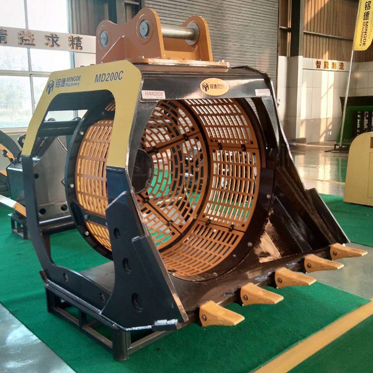 200挖機沙石分離旋轉(zhuǎn)篩分斗廠家直產(chǎn)品圖片