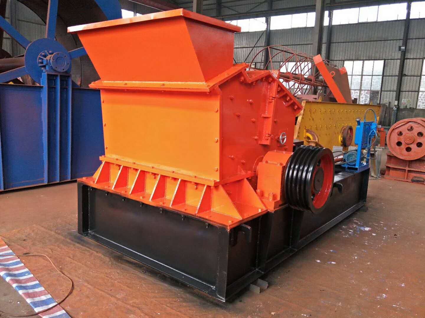 細(xì)碎機(jī) 鞏義制砂機(jī)的專業(yè)產(chǎn)品圖片