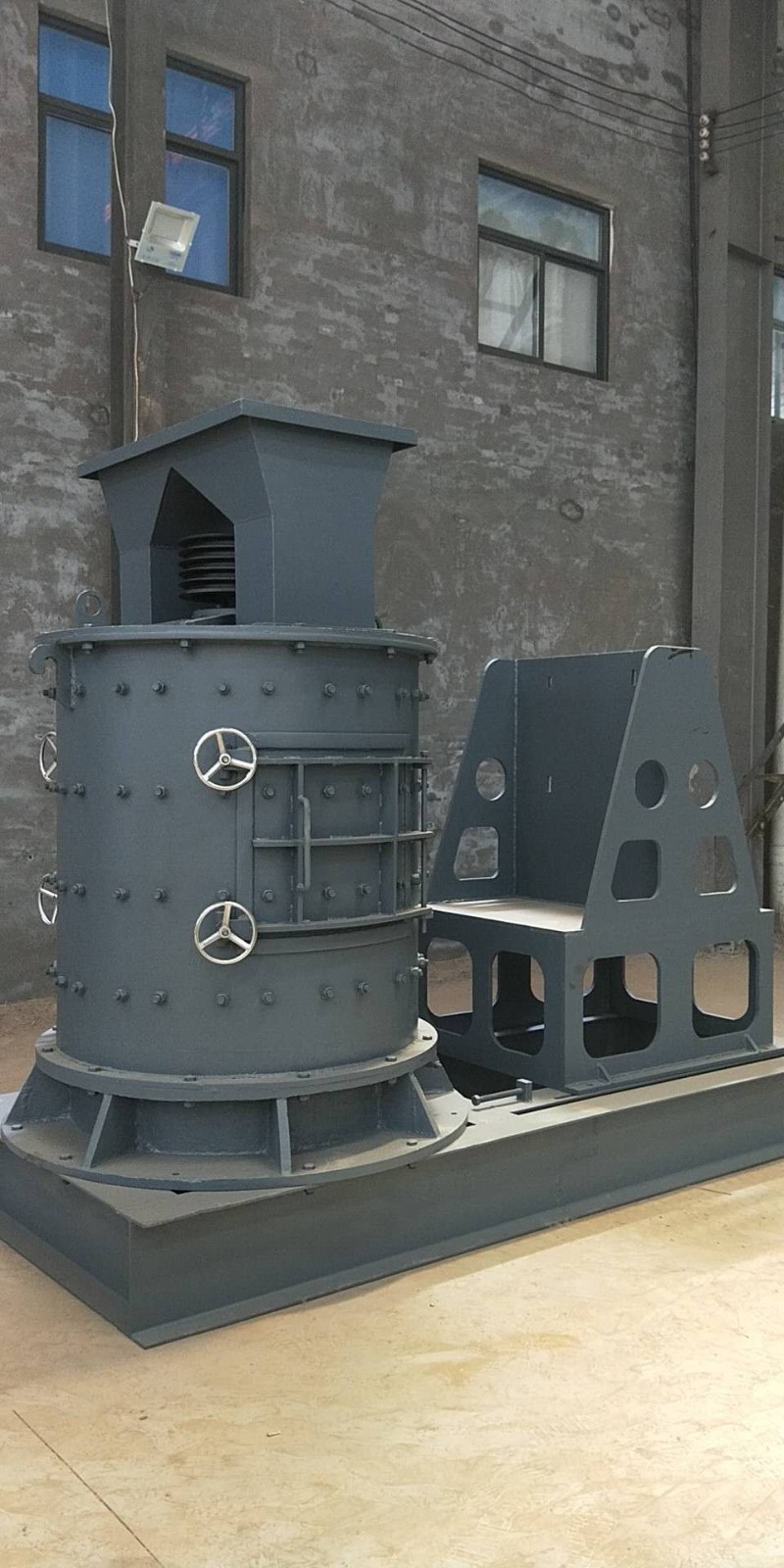 立式復(fù)合破碎機(jī) 河卵石破碎機(jī)產(chǎn)品圖片