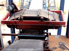 移動(dòng)破除鐵器專業(yè)廠家-富達(dá)機(jī)械歡迎您來電咨詢移動(dòng)破除鐵器