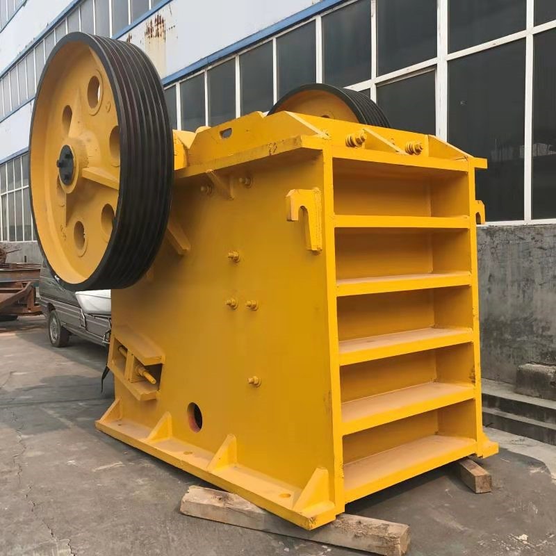 pe大型顎式破碎機(jī)礦山石料碎石機(jī)銅礦石石灰石碎石機(jī)設(shè)備