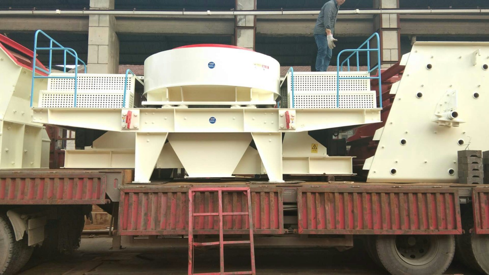 沖擊式制砂機質(zhì)量好、效率高，是制砂的專業(yè)產(chǎn)品圖片