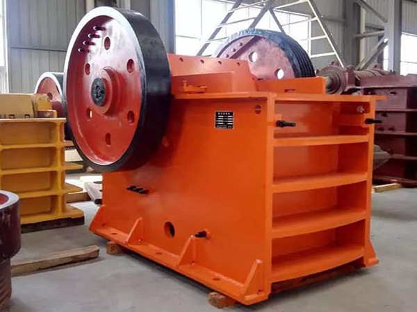  PE系列鄂式破碎機