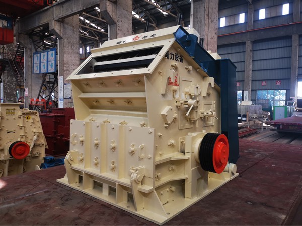 反擊式破碎機產(chǎn)品圖片